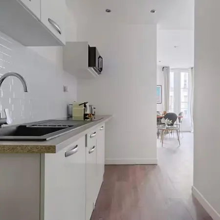 Appartamento Urbanflat 203 - Beautiful In The Center Of Parigi